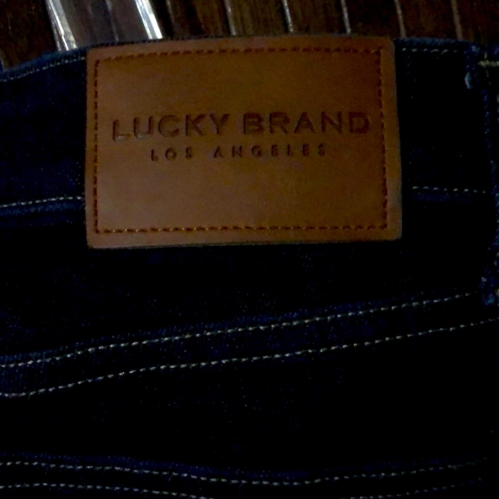 Lucky jeans dark wash in great shape 6/28 regular